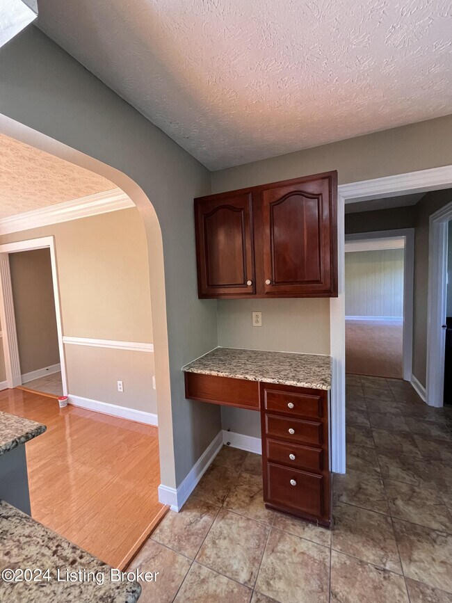 Building Photo - 4612 Deepwood Ct