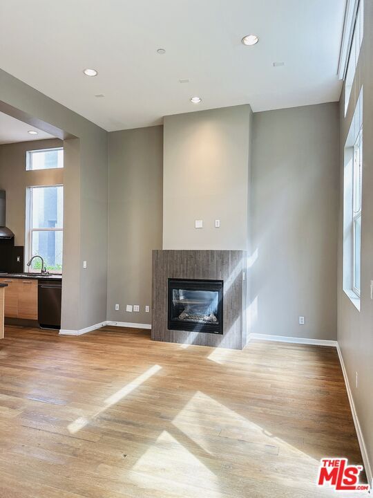 Building Photo - 6581 S Seabluff Dr