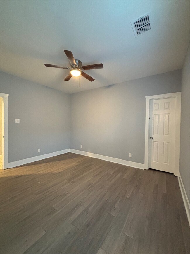 Building Photo - 339 Owens St