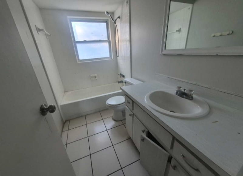 Building Photo - 15117 Avalon Ave