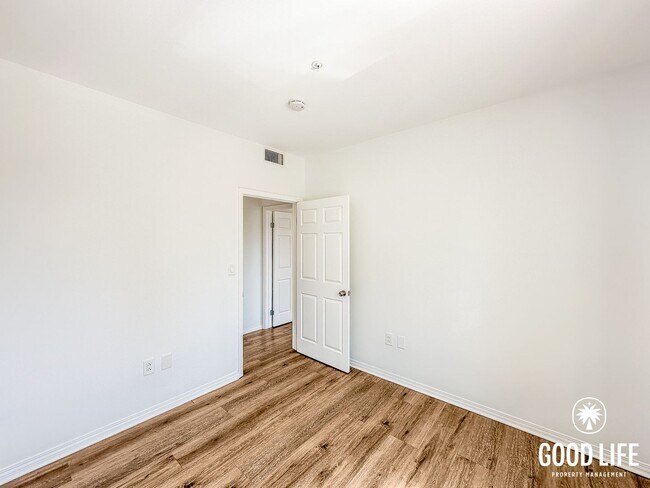 Building Photo - SD: Luminous 3BD/2BA Corner Unit in Little Italy with City Views, W/D & Private Balcony