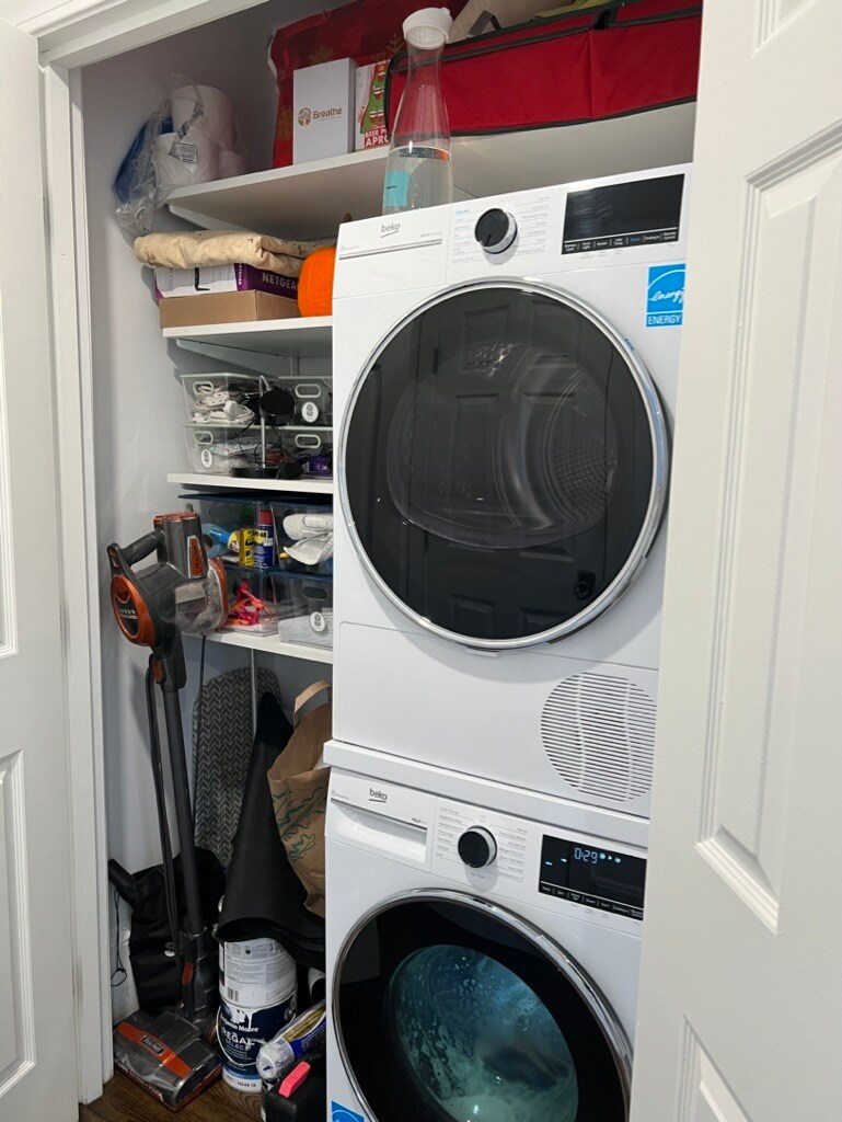 Building Photo - 82 Chestnut St