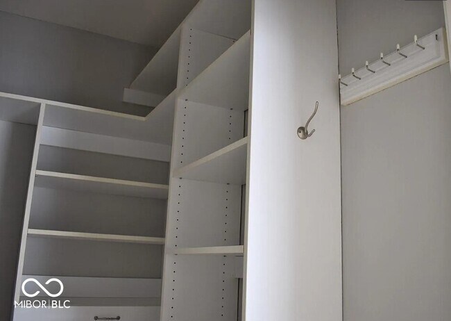 Building Photo - 12938 University Crescent