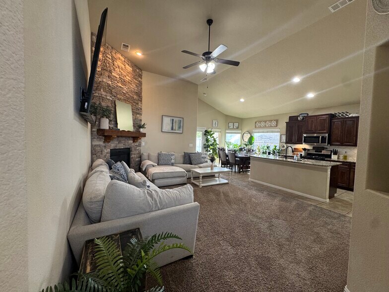 Building Photo - 6615 Colony Rd