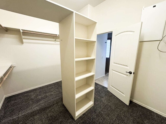 Building Photo - Exquisite 4-Bedroom, 3-Bath Haven in Sierr...