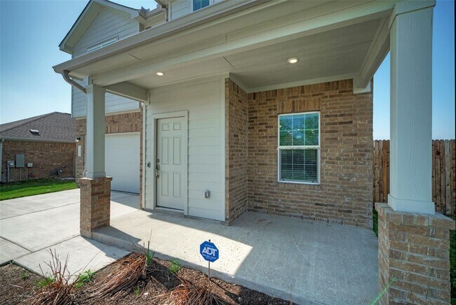 Building Photo - 3201 Ancira Pl