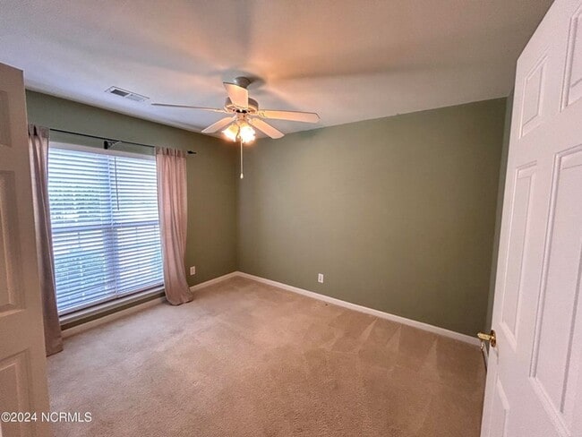 Building Photo - 843 Sandpiper Bay Dr SW