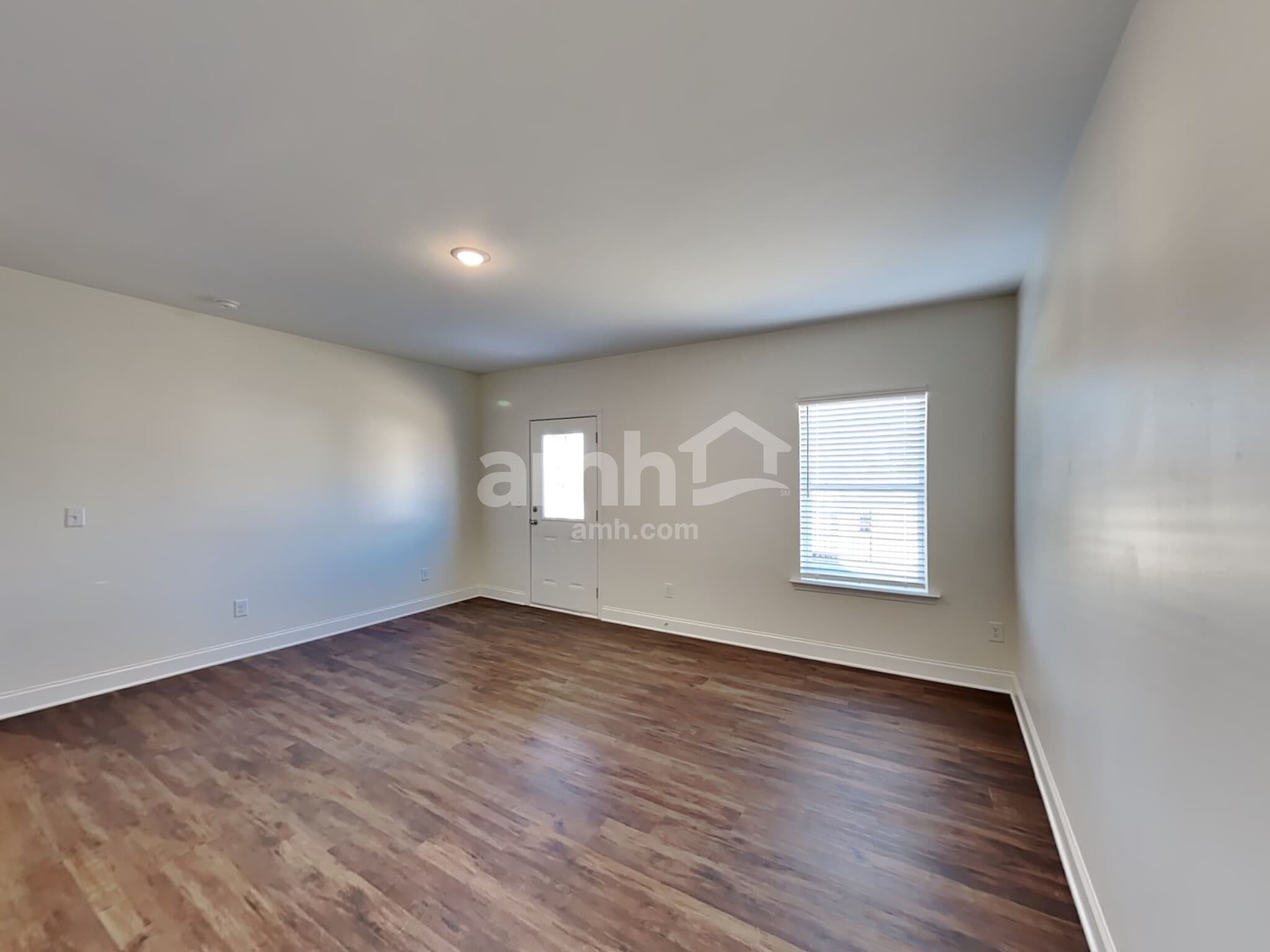 Building Photo - 3901 Chivalry Dr