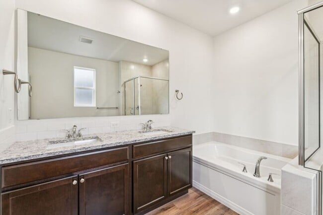 Building Photo - 7877 E Beaufort St