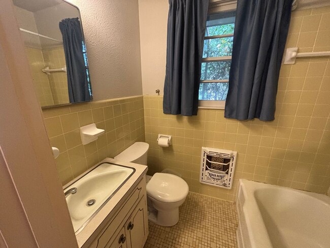 Building Photo - 9834 Cal Rd