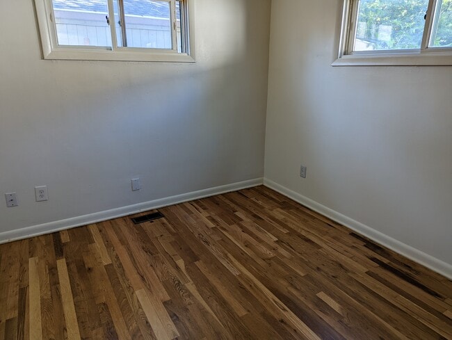 Building Photo - 508 Canby St