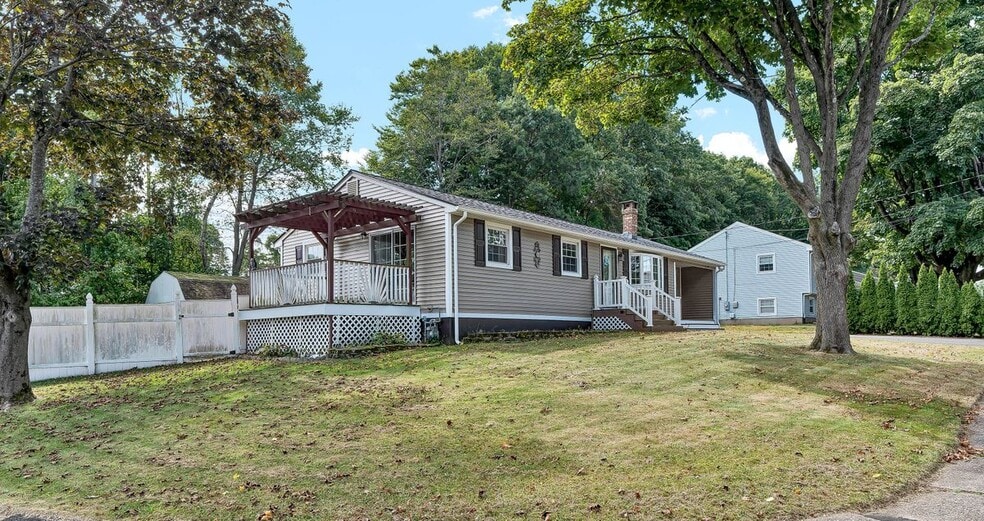 Building Photo - 75 Glenwood Dr