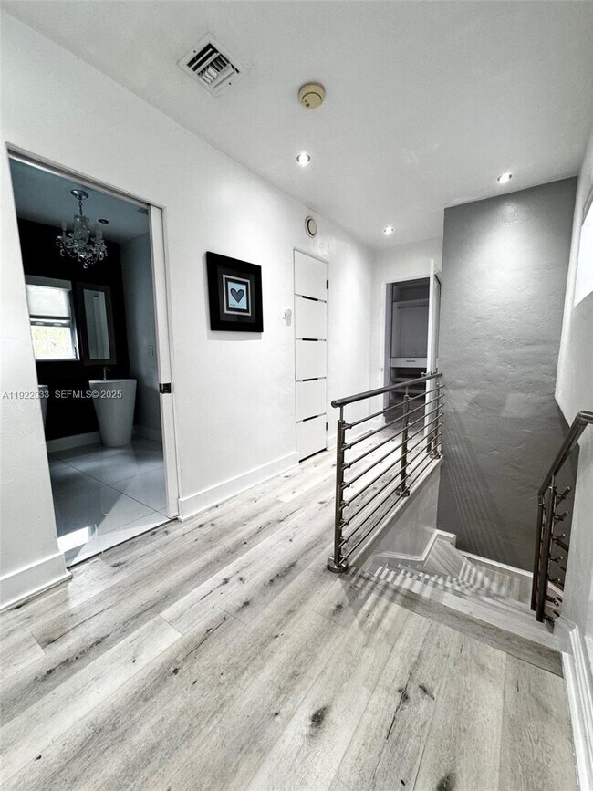 Building Photo - 3470 Sheridan Ave