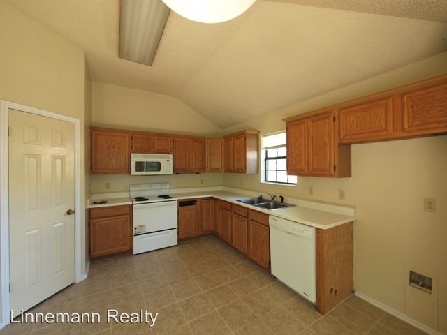 Building Photo - 405 Hogan Cir