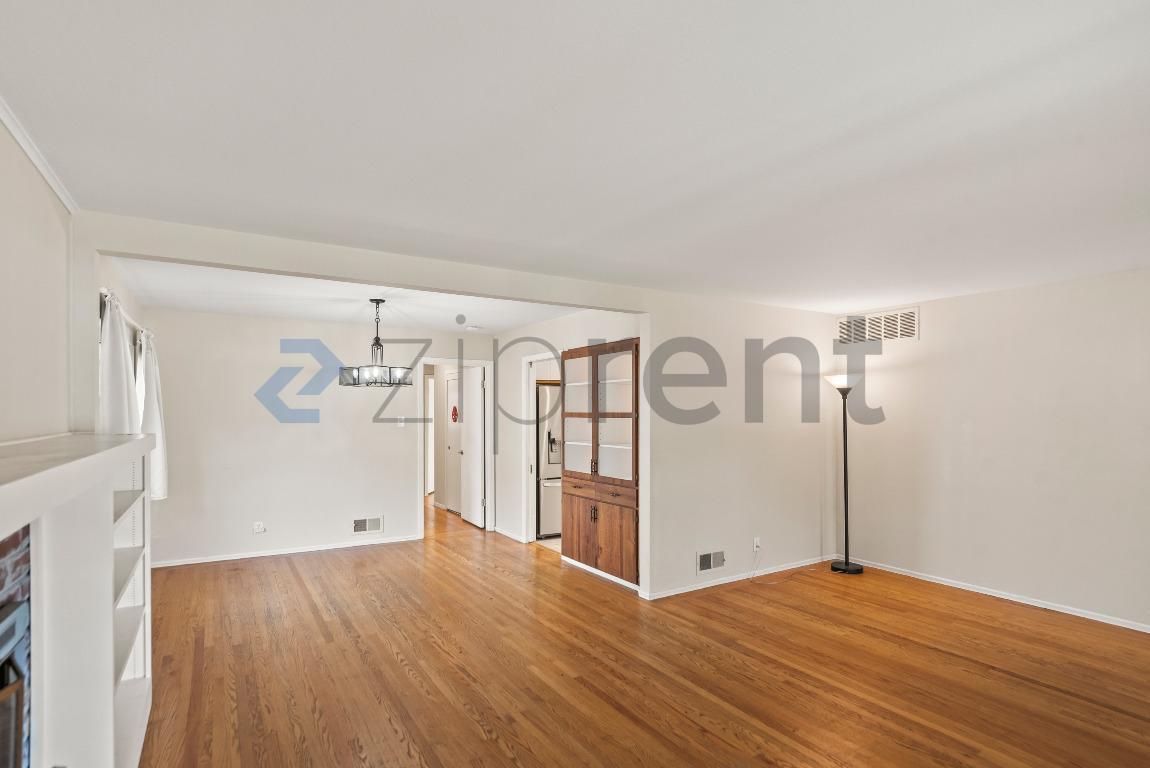 Building Photo - 1170 Glenview Dr