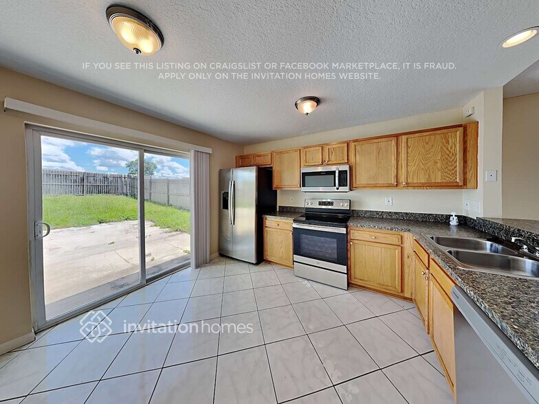 Building Photo - 129 Rollins Dr