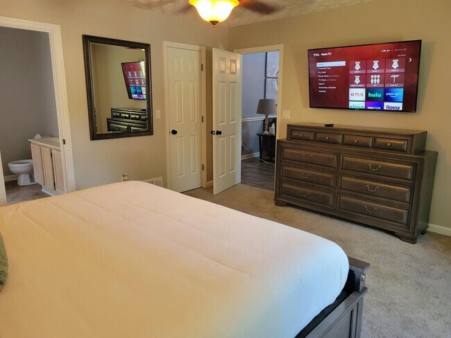 Building Photo - 1356 Velvet Creek Way SW