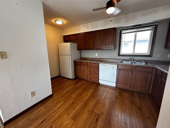 Building Photo - 890 33rd Ave