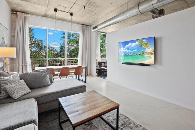 Building Photo - 2001 Biscayne Blvd