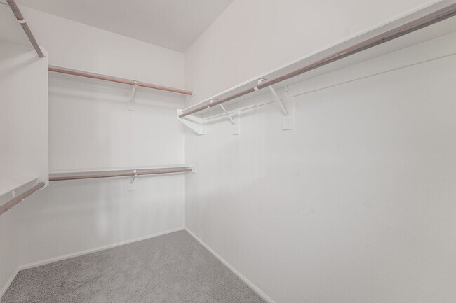 Building Photo - 734 W Fruit Tree Ln