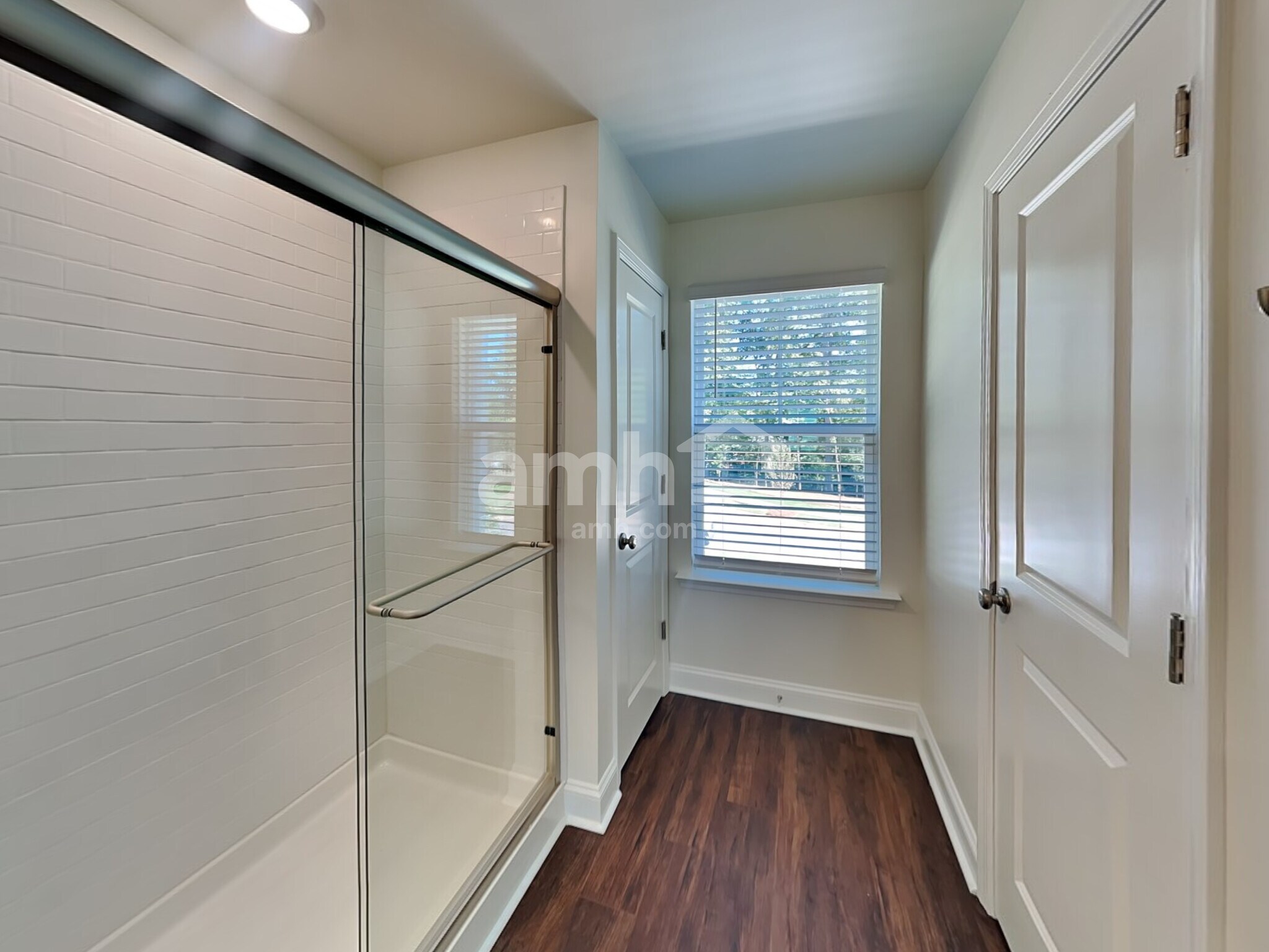 Building Photo - 546 Rivermist Dr