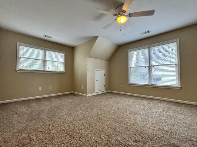 Building Photo - 31 Valleyside Dr