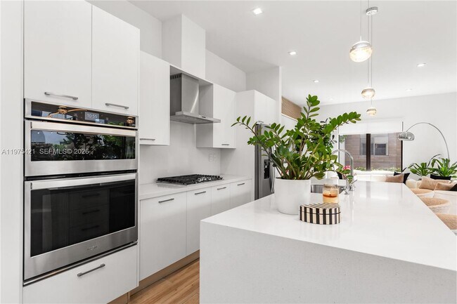 Building Photo - 4301 NW 81st Ct