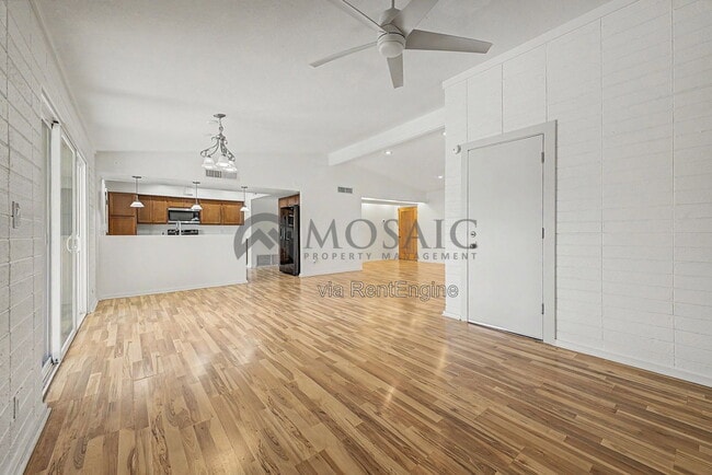 Building Photo - 3333 E Medlock Dr