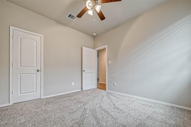 Building Photo - 14122 Silver Falls Ct