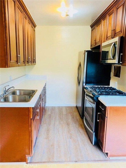 Building Photo - 3232 Estara Ave