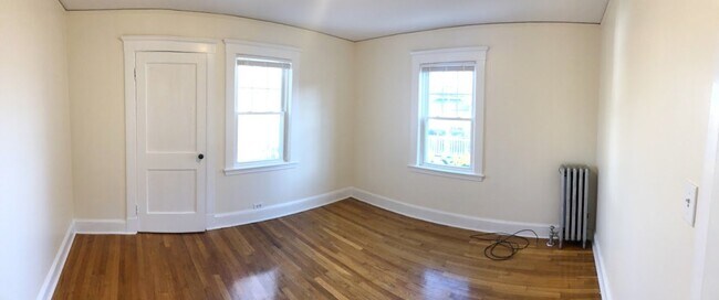 Building Photo - Available December 1st! 1 BED 1 BATH in pr...