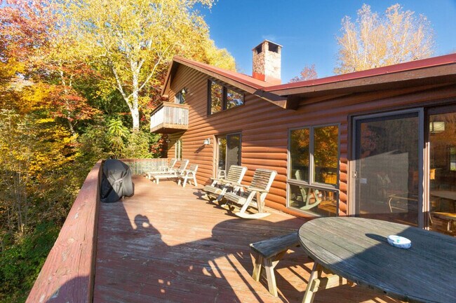 Building Photo - 525 Townsand Hollow Rd