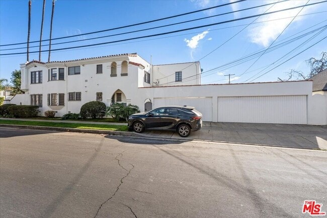 Building Photo - 203 S Detroit St