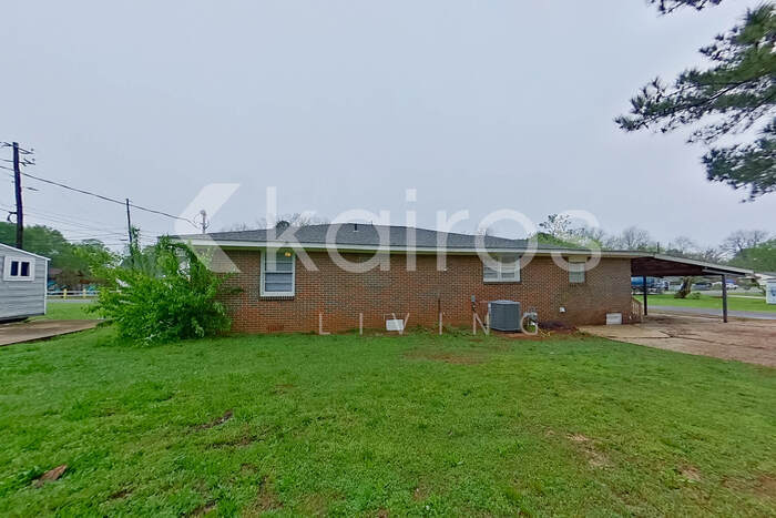Building Photo - 1309 18th Ave N