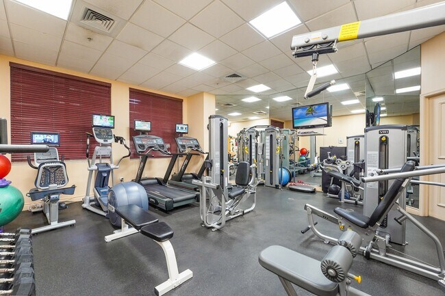 Building Photo - 13611 Deering Bay Dr