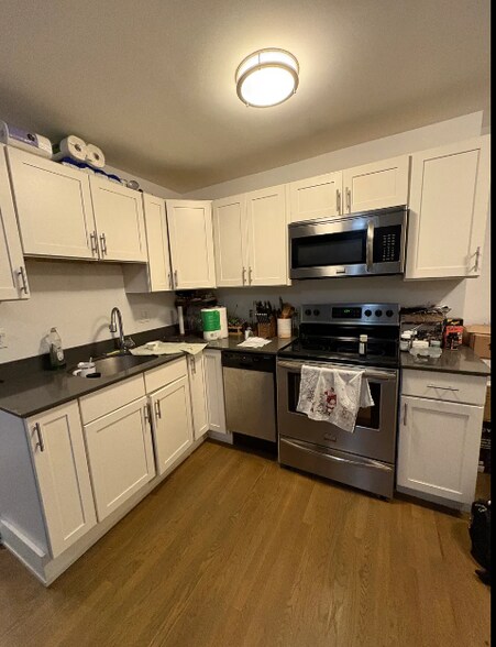 Primary Photo - 28 Marginal St