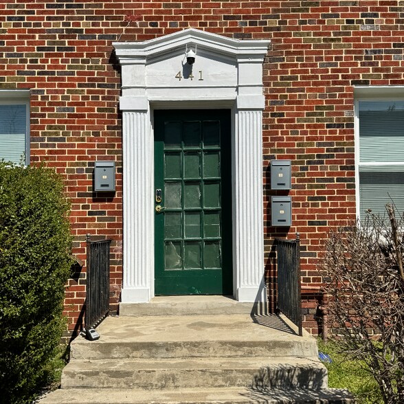Building Photo - 441 Manor Pl NW