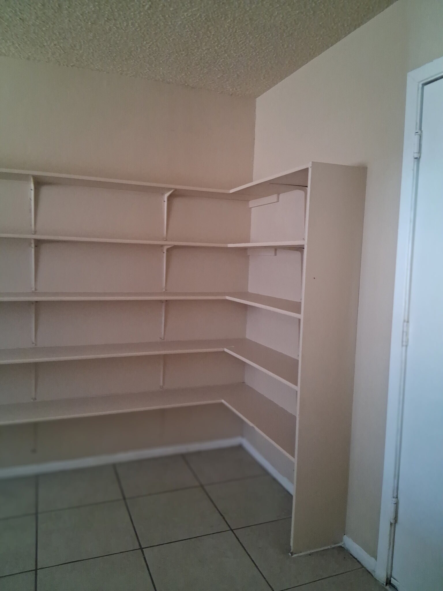 Building Photo - 874 Fillmore Dr