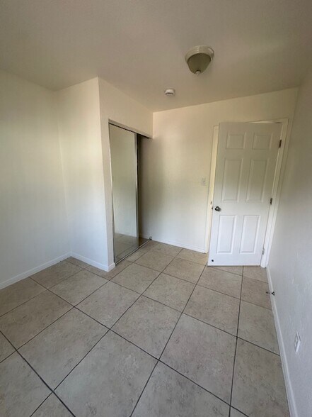 Building Photo - 3333 Pepper Ave