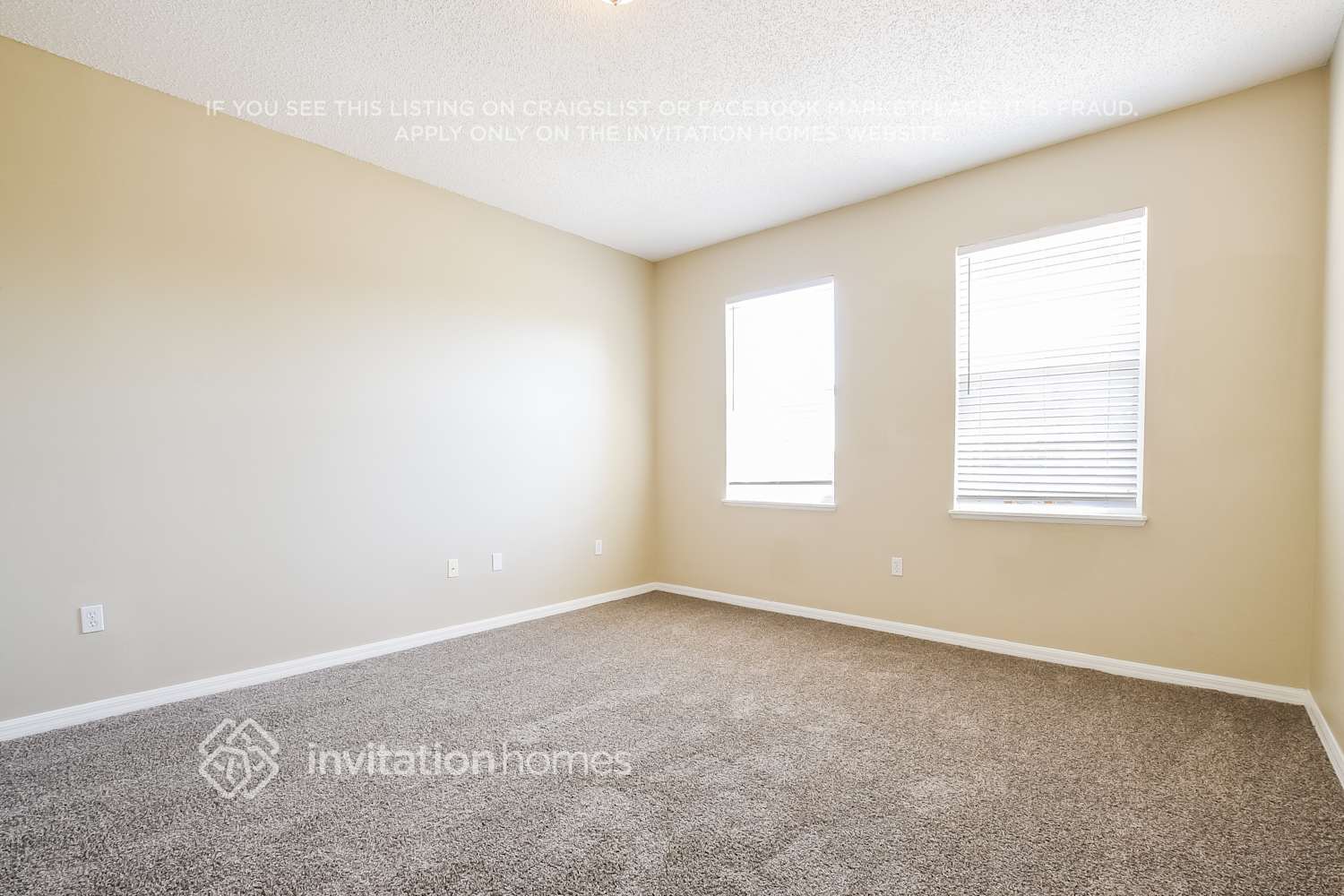 Building Photo - 371 Pebble Ct