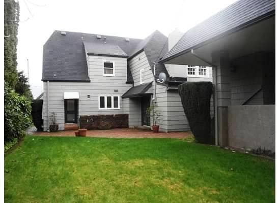 Building Photo - Broadway Hill home