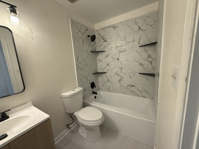 Building Photo - 5537 Lynbrook Landing