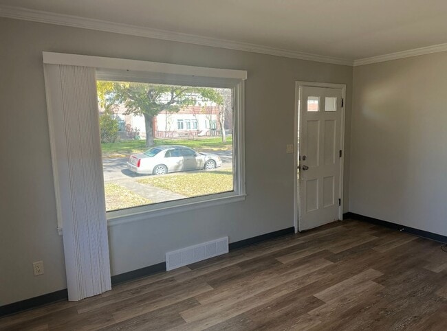 Building Photo - JP409-411 E. Bismark