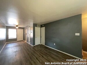 Building Photo - 2802 Lasses Blvd