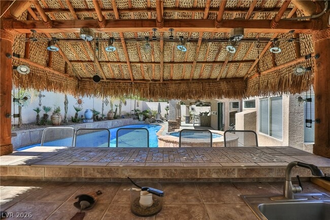 Building Photo - 595 Campus Oaks Ct