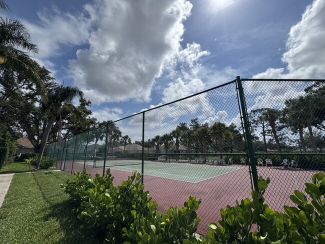 Building Photo - 463 Bermuda Isles Cir