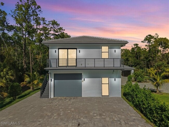 Building Photo - 3261 15th Ave SW