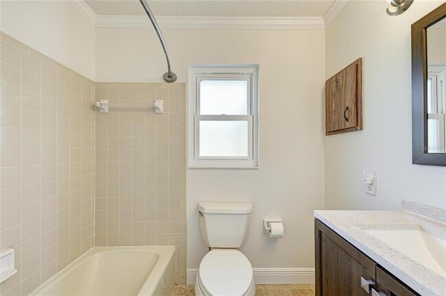 Building Photo - 1307 Primrose Rd