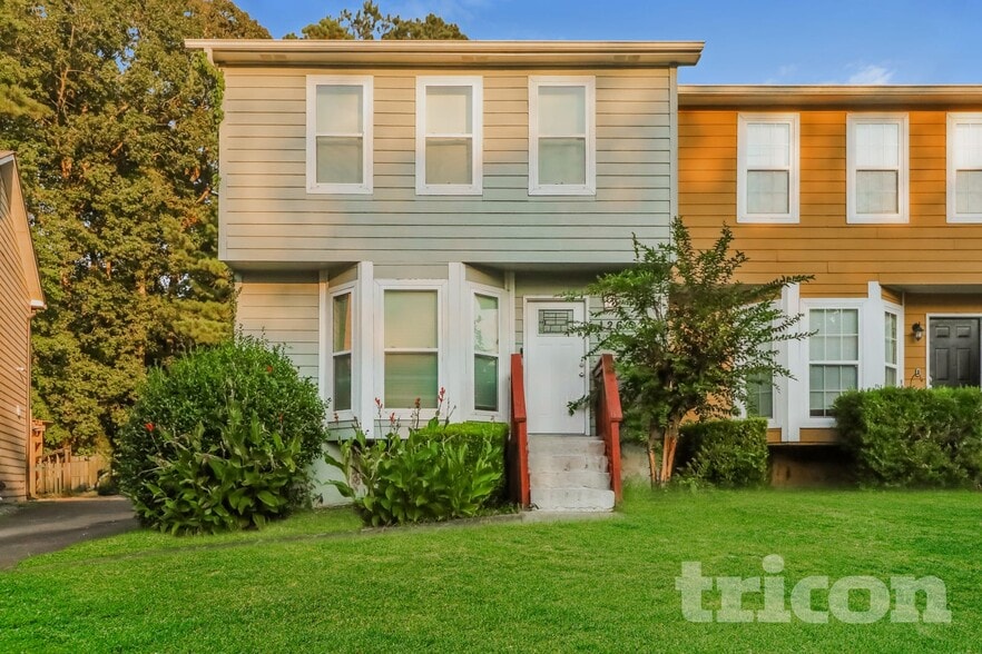 Primary Photo - 126 Woodberry Ct