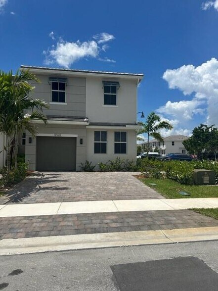 Primary Photo - 17160 SW 1st St